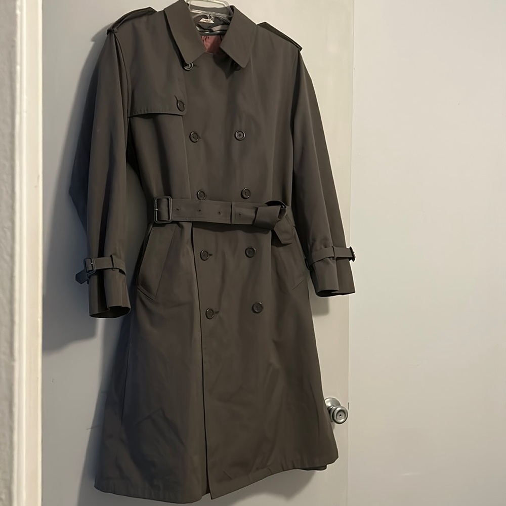 Oleg Cassini men’s trench coat in gray